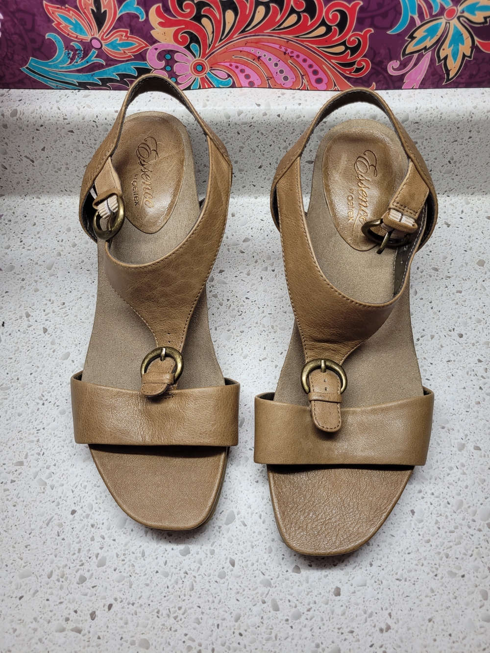Aetrex Essence "Tanya" Tan Leather T-Strap, Style and Comfort, Sandals Size 6